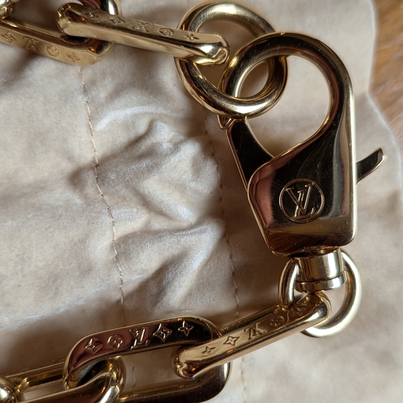 Louis Vuitton Gold Chain Necklace! - Picture 3 of 9